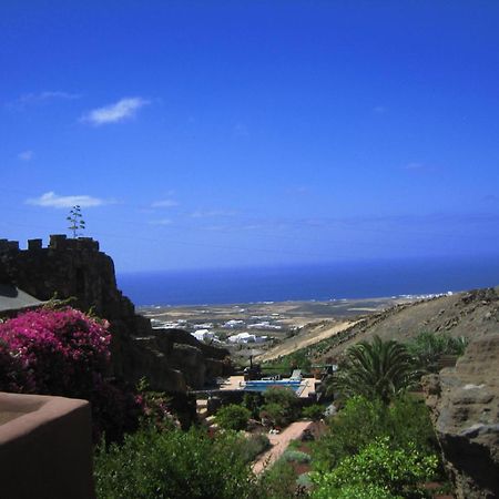 Tías Castillo Lanzarote Villa Sophie - Luxury Villa -Sleep In A Volcanic Cave With Heated Pool מראה חיצוני תמונה