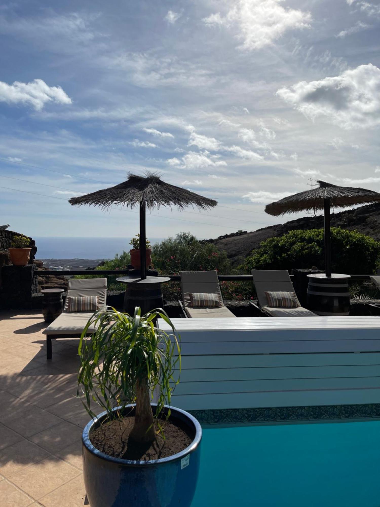 Tías Castillo Lanzarote Villa Sophie - Luxury Villa -Sleep In A Volcanic Cave With Heated Pool מראה חיצוני תמונה