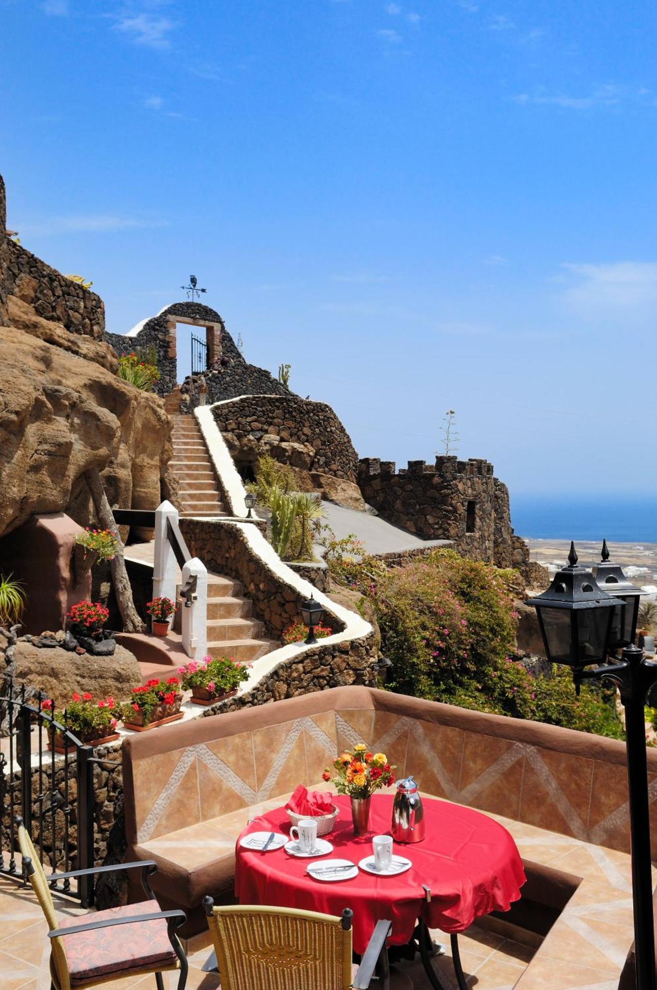 Tías Castillo Lanzarote Villa Sophie - Luxury Villa -Sleep In A Volcanic Cave With Heated Pool מראה חיצוני תמונה