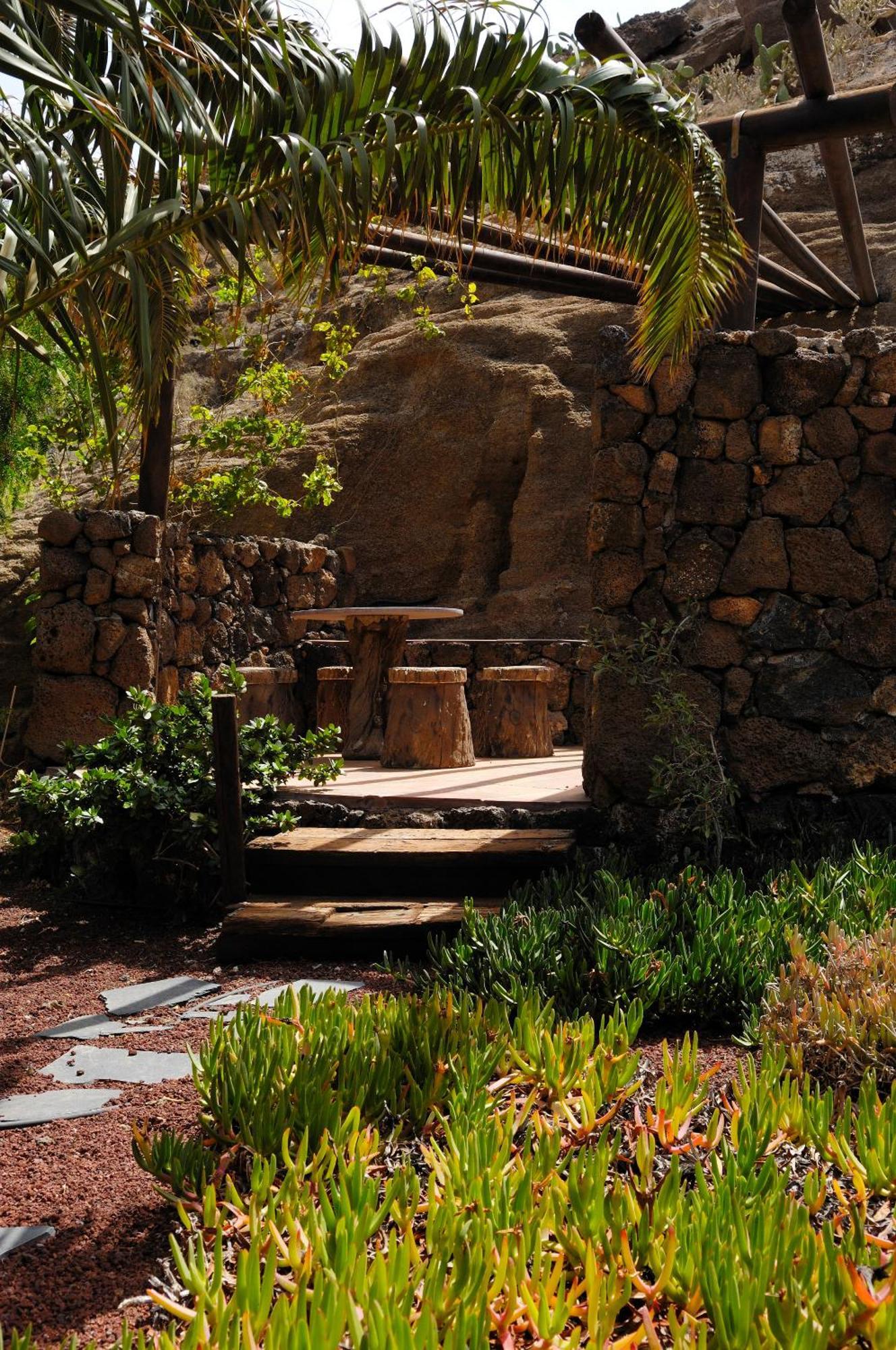 Tías Castillo Lanzarote Villa Sophie - Luxury Villa -Sleep In A Volcanic Cave With Heated Pool מראה חיצוני תמונה