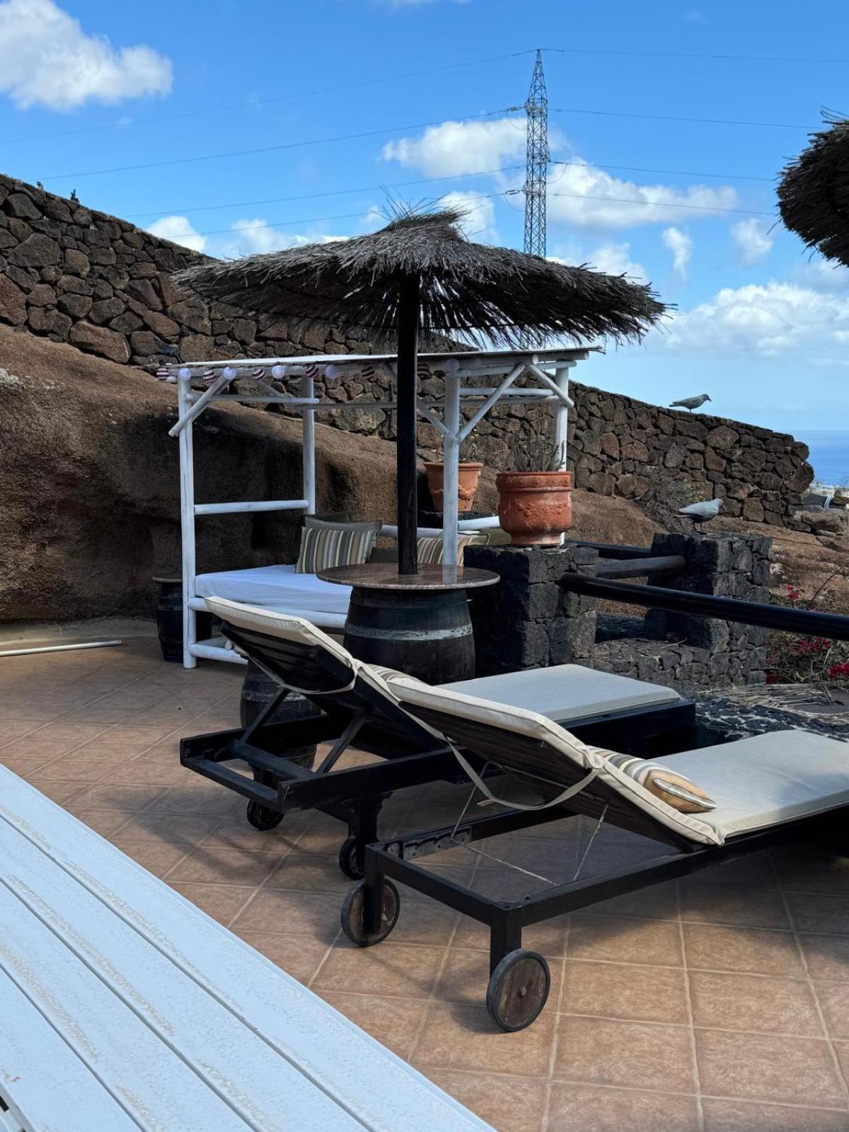 Tías Castillo Lanzarote Villa Sophie - Luxury Villa -Sleep In A Volcanic Cave With Heated Pool מראה חיצוני תמונה