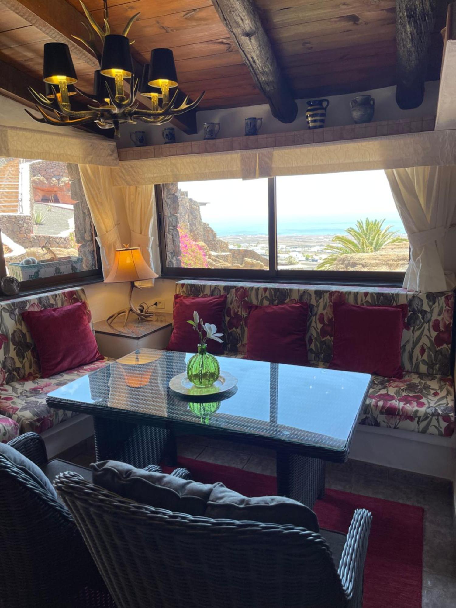 Tías Castillo Lanzarote Villa Sophie - Luxury Villa -Sleep In A Volcanic Cave With Heated Pool מראה חיצוני תמונה