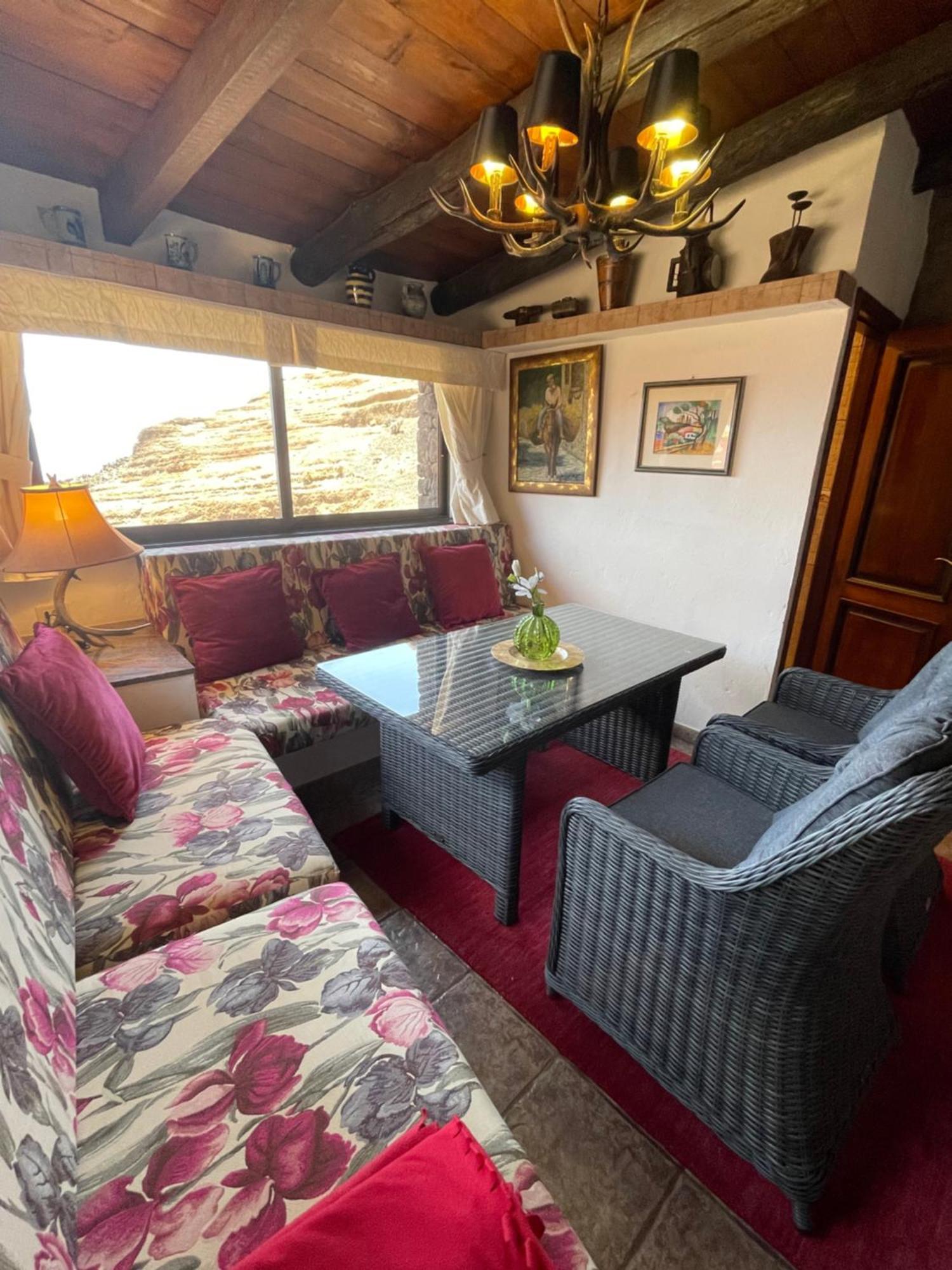 Tías Castillo Lanzarote Villa Sophie - Luxury Villa -Sleep In A Volcanic Cave With Heated Pool מראה חיצוני תמונה