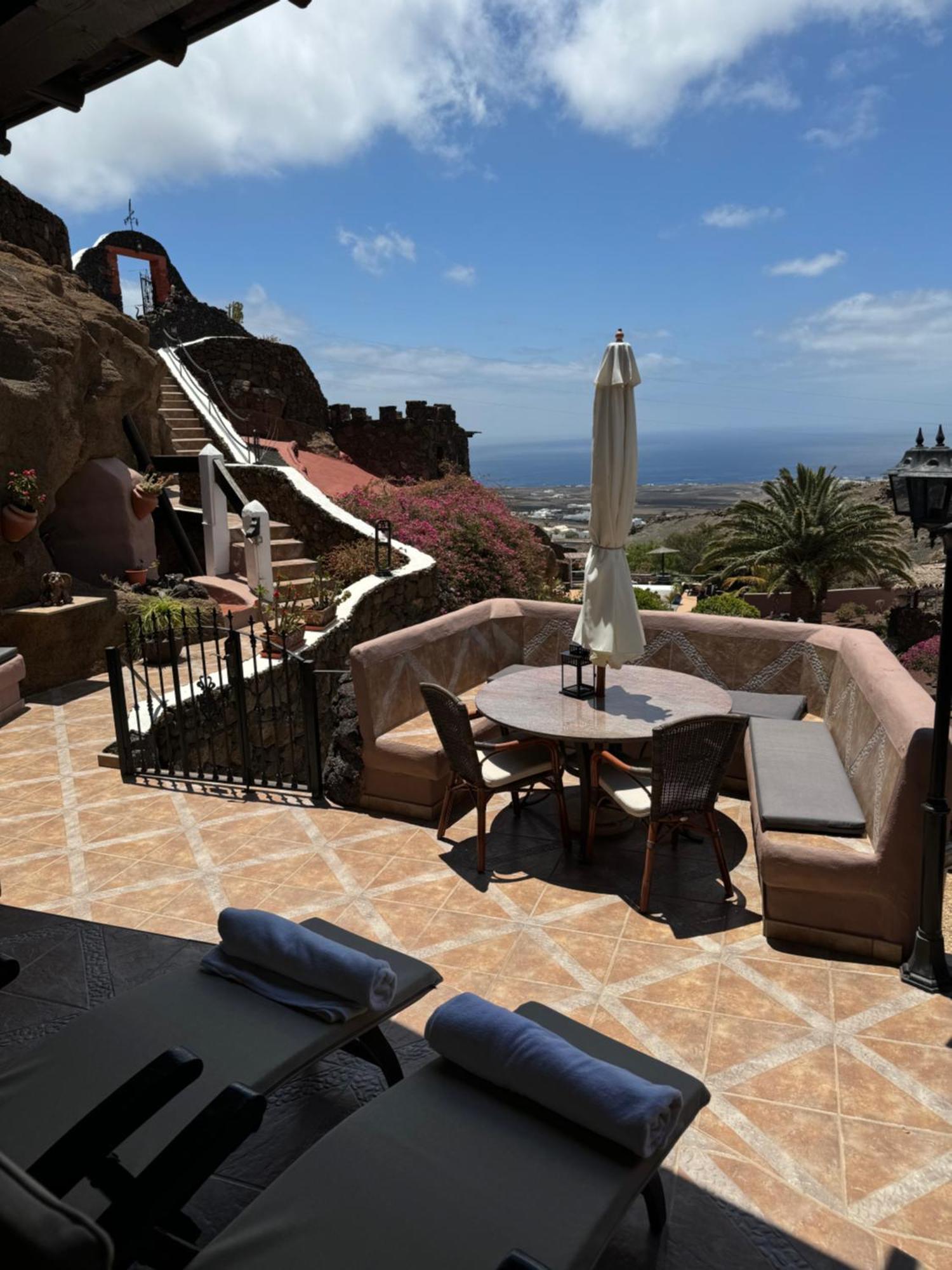 Tías Castillo Lanzarote Villa Sophie - Luxury Villa -Sleep In A Volcanic Cave With Heated Pool מראה חיצוני תמונה