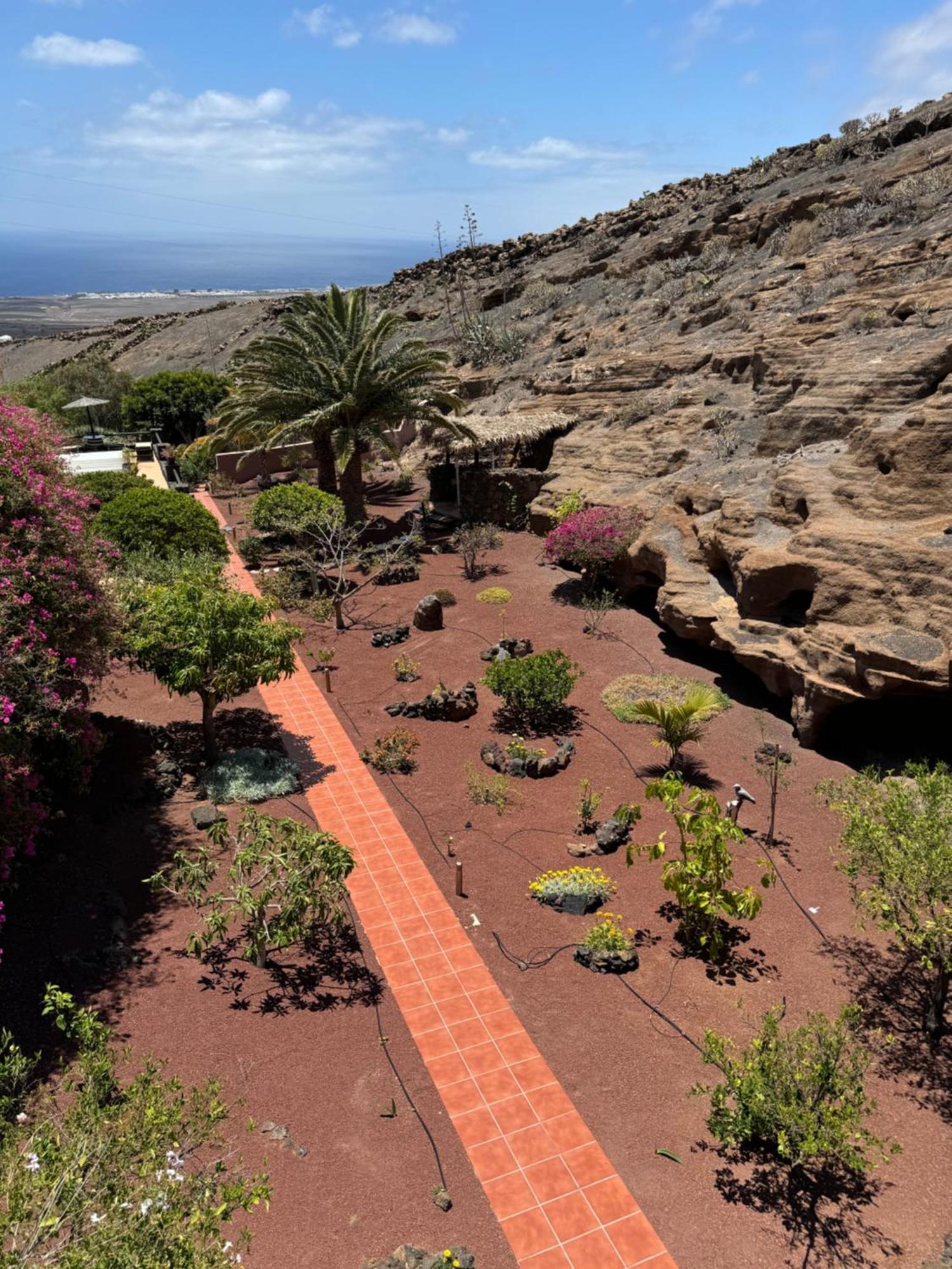 Tías Castillo Lanzarote Villa Sophie - Luxury Villa -Sleep In A Volcanic Cave With Heated Pool מראה חיצוני תמונה